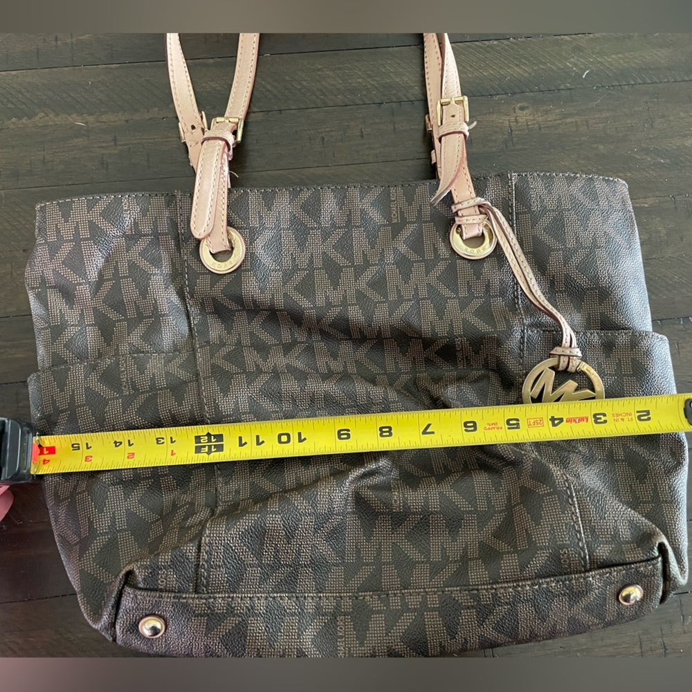 Michael kors purse - Picture 13 of 13